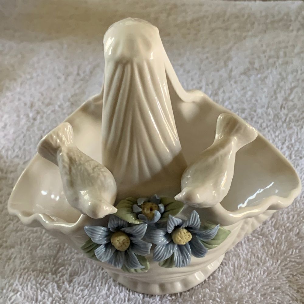 WHITE ceramic basket with birds and flowers